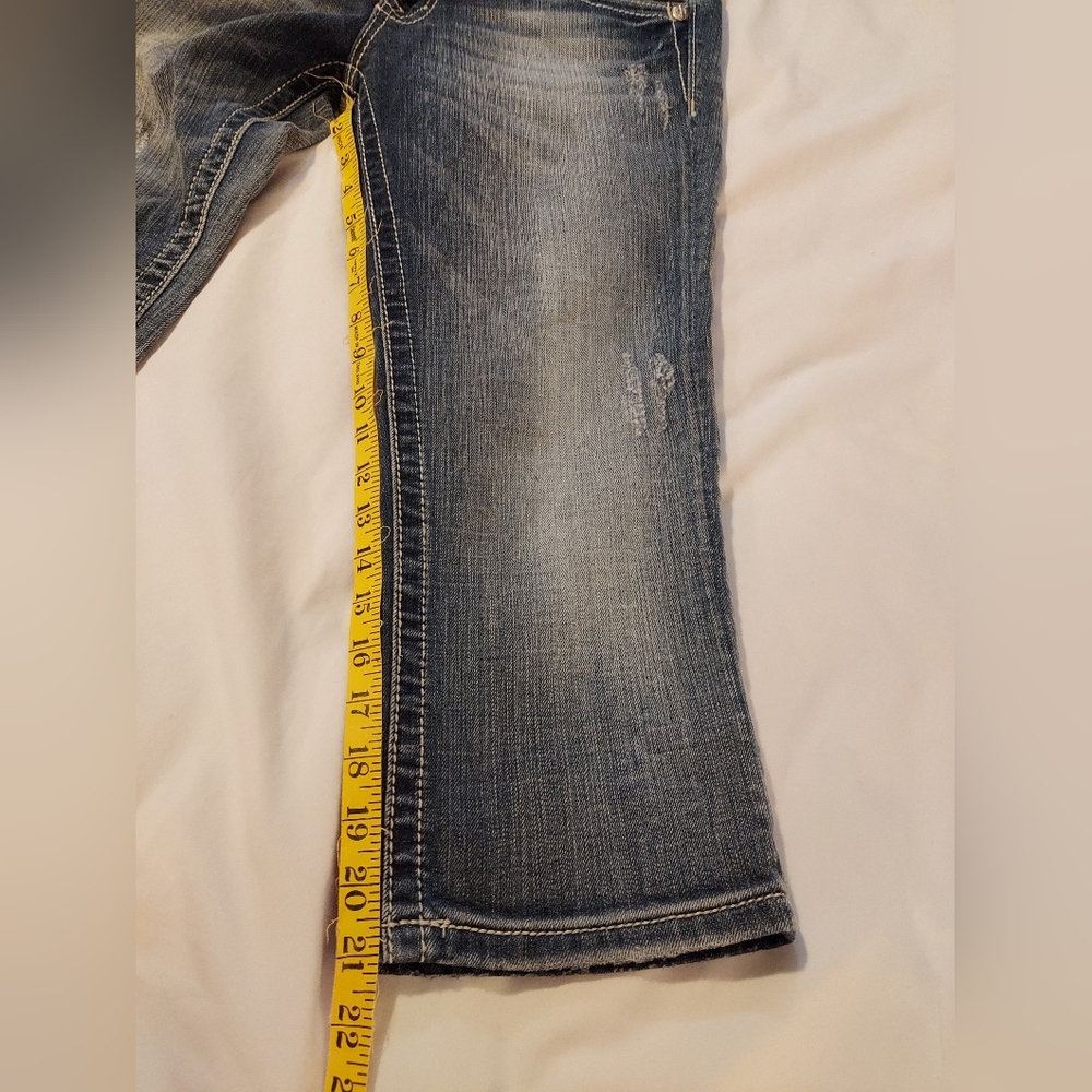 Miss Me Light Blue Denim Capris with Embroidery - 30x21 - Picture 7 of 8
